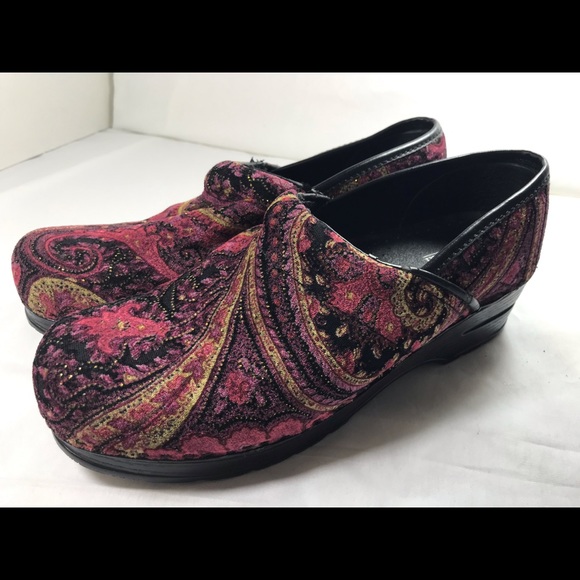 womens clogs size 11